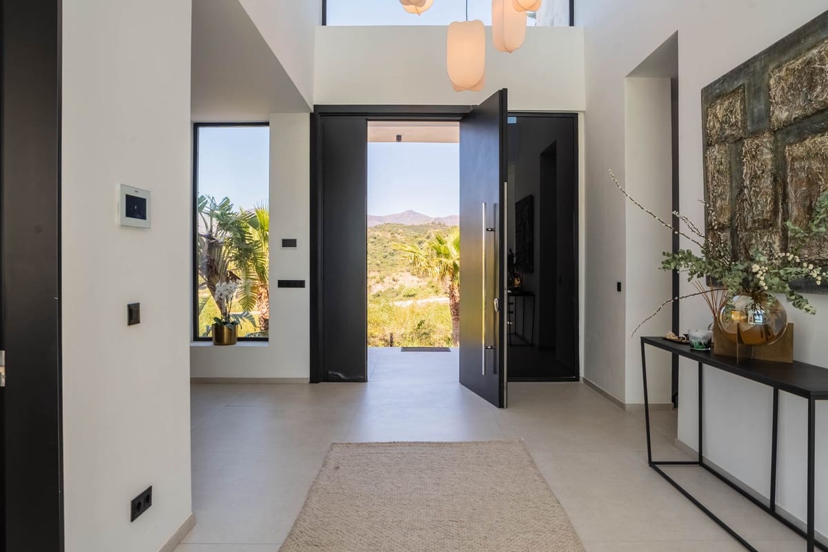 9 bedroom Villa for sale in Estepona with pool - € 12,000,000 (Ref: 10034410)