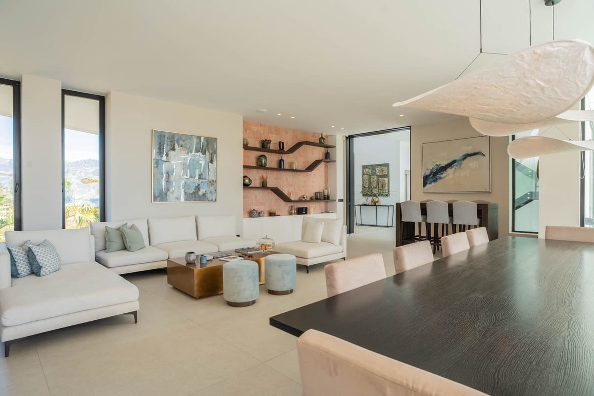 9 bedroom Villa for sale in Estepona with pool - € 12,000,000 (Ref: 10034410)