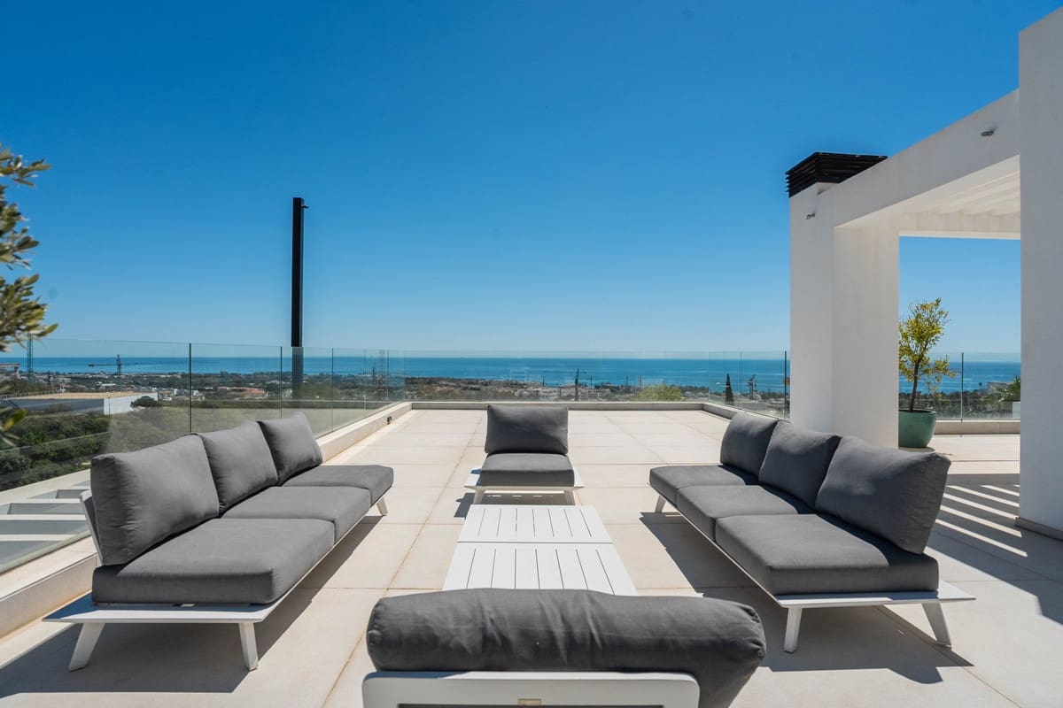 9 bedroom Villa for sale in Estepona with pool - € 12,000,000 (Ref: 10034410)