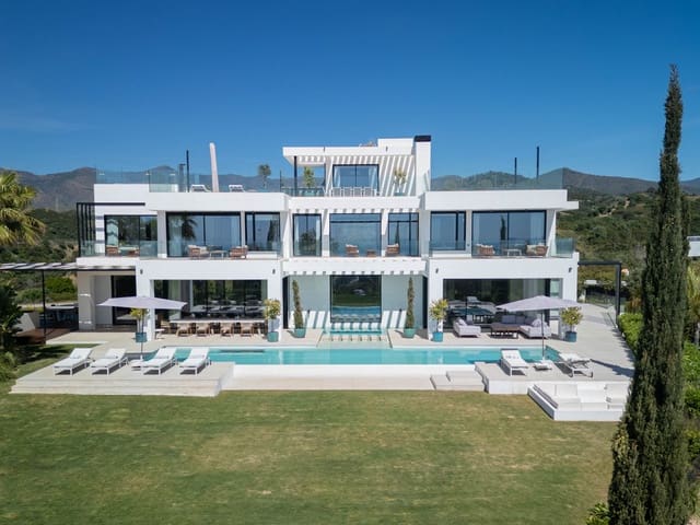 9 bedroom Villa for sale in Estepona with pool - € 12,000,000 (Ref: 10034410)