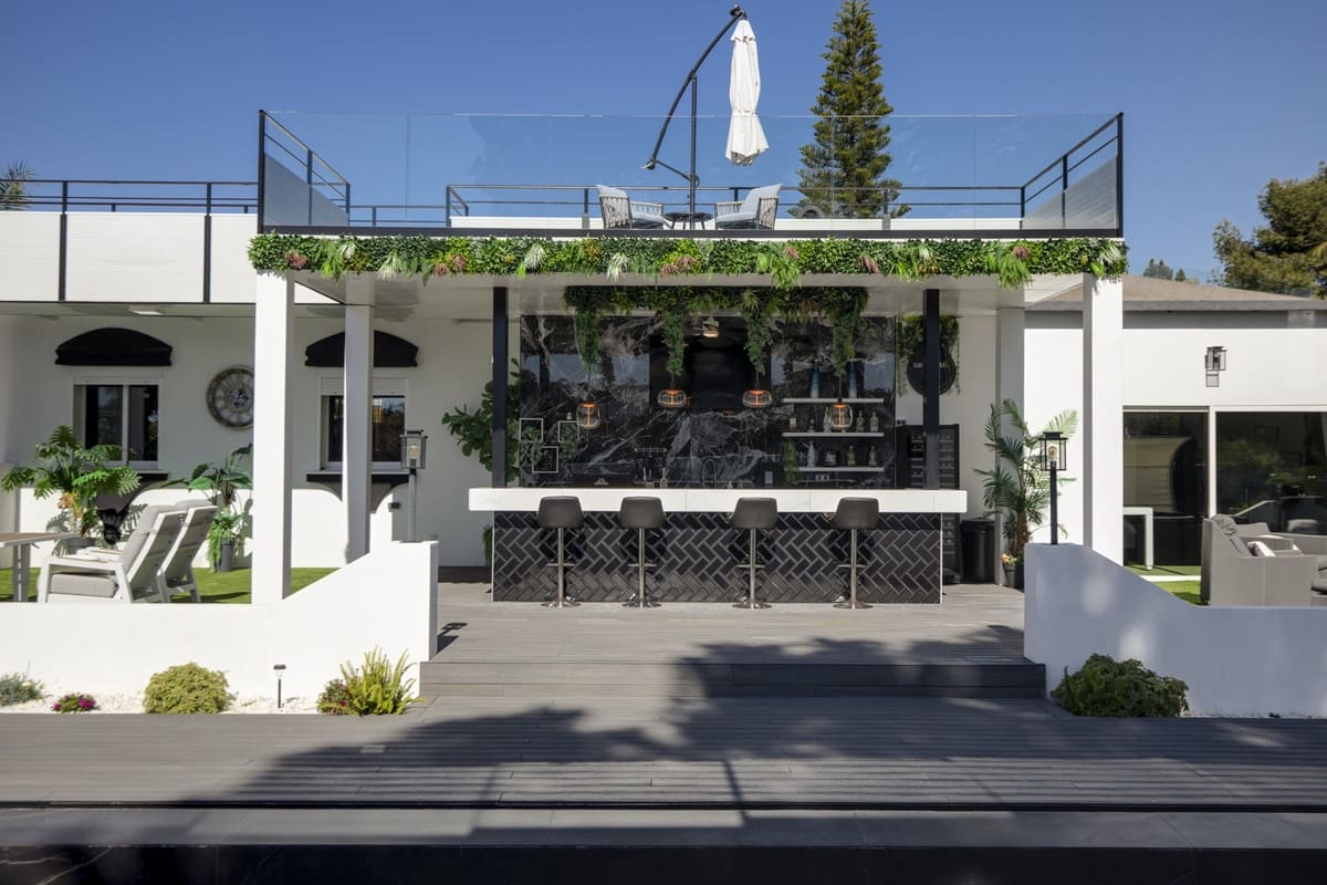 5 sovrum Villa till salu i Estepona med garage - 4 350 000 € (Ref: 10034411)