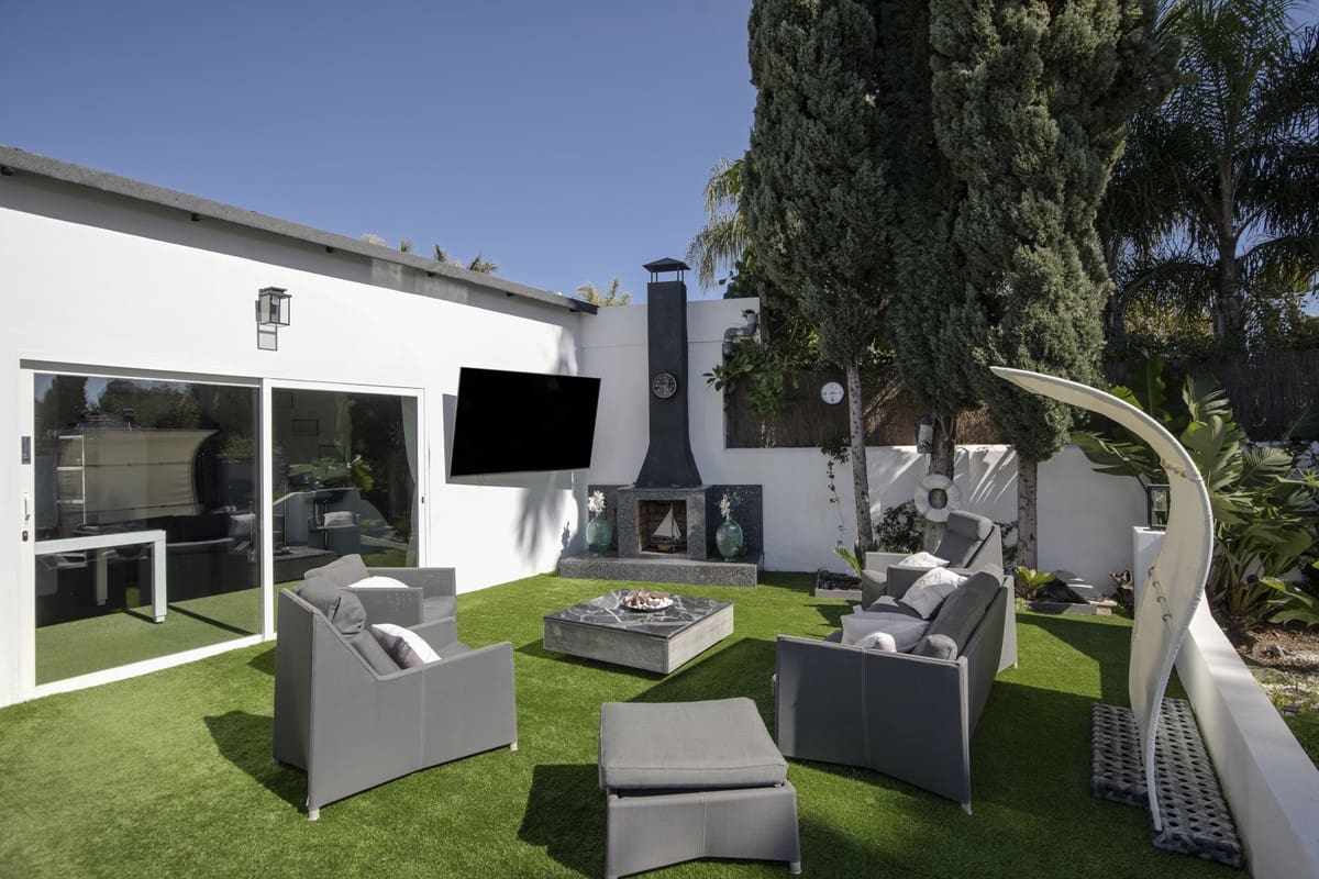 5 sovrum Villa till salu i Estepona med garage - 4 350 000 € (Ref: 10034411)