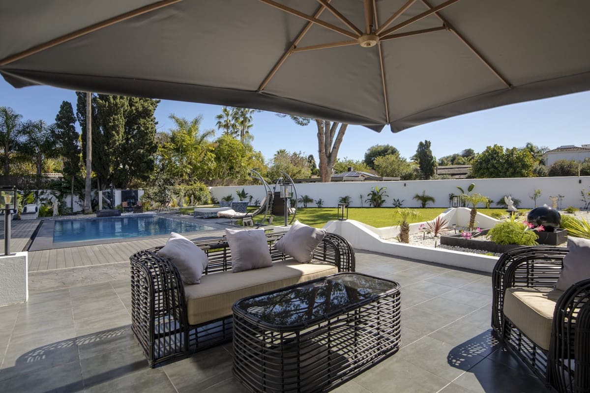 5 sovrum Villa till salu i Estepona med garage - 4 350 000 € (Ref: 10034411)