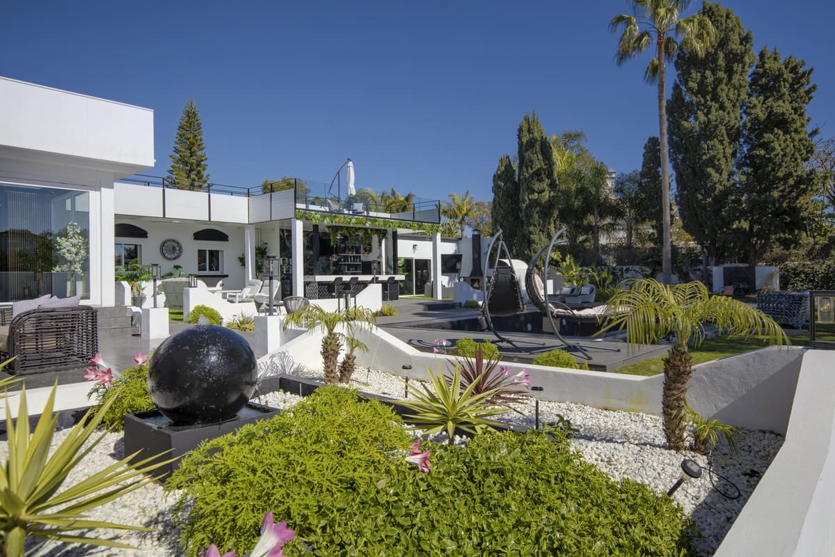 5 sovrum Villa till salu i Estepona med garage - 4 350 000 € (Ref: 10034411)