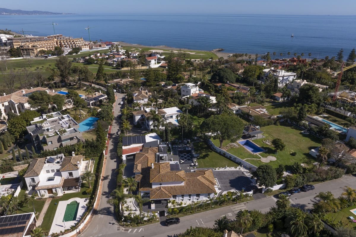 5 sovrum Villa till salu i Estepona med garage - 4 350 000 € (Ref: 10034411)