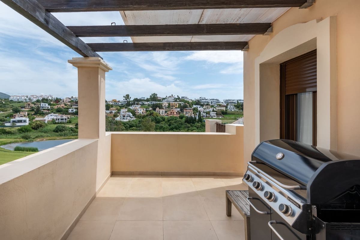 3 makuuhuone Huoneisto myytävänä paikassa Estepona mukana uima-altaan 
autotalli - 545 000 € (Ref: 10034525)