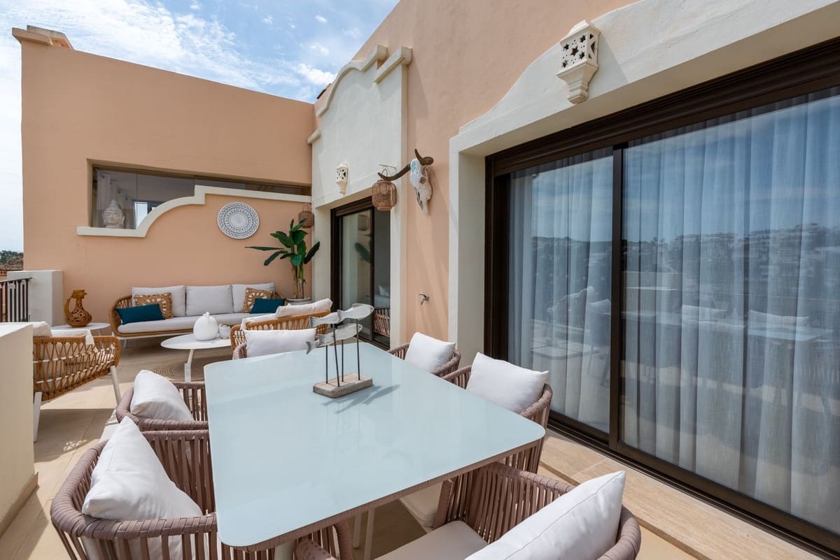 3 makuuhuone Huoneisto myytävänä paikassa Estepona mukana uima-altaan 
autotalli - 545 000 € (Ref: 10034525)