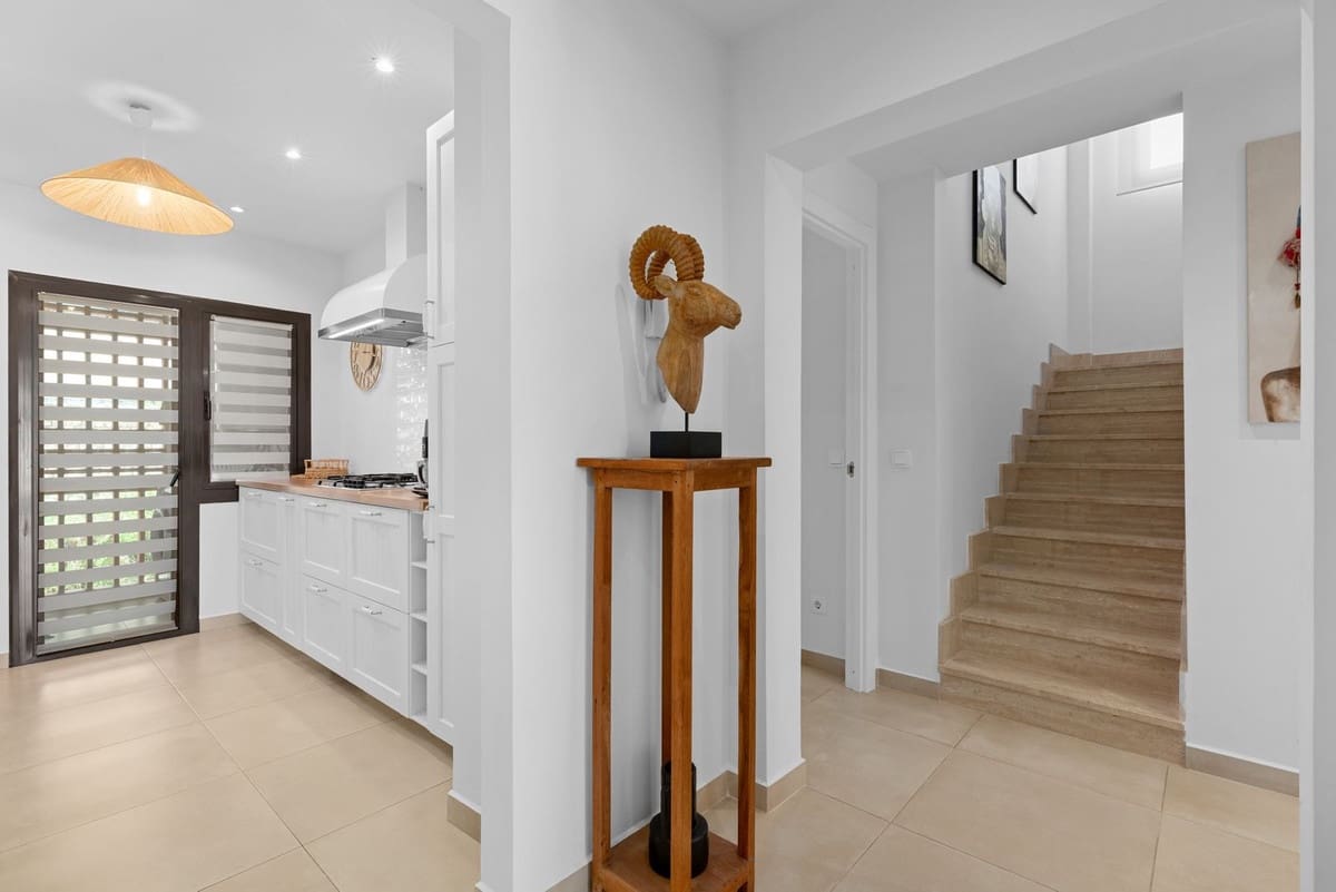 3 makuuhuone Huoneisto myytävänä paikassa Estepona mukana uima-altaan 
autotalli - 545 000 € (Ref: 10034525)