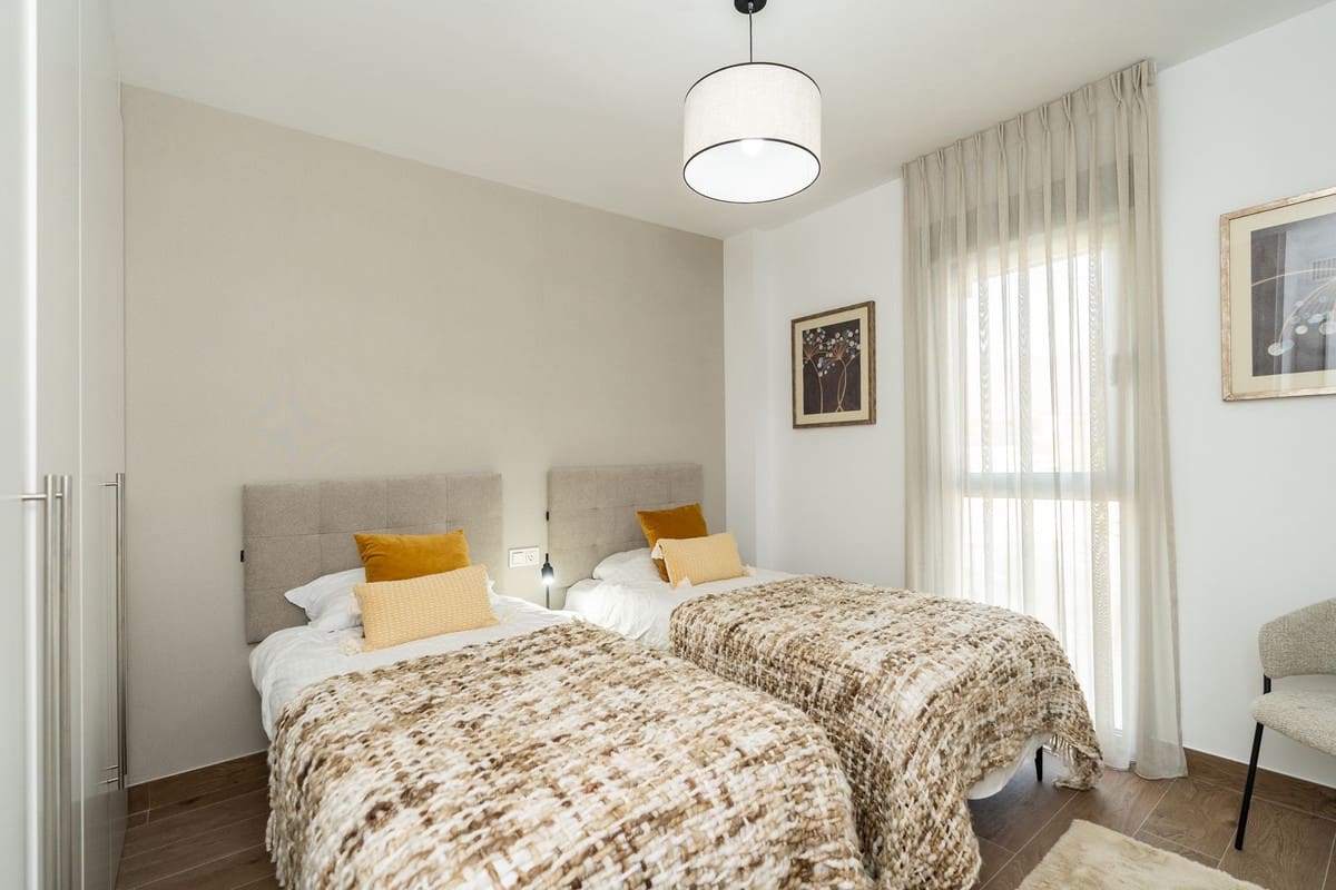 2 sovrum Lägenhet till salu i Estepona med pool garage - 575 000 € (Ref: 10034526)