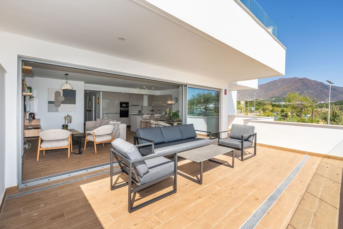 2 sovrum Lägenhet till salu i Estepona med pool garage - 575 000 € (Ref: 10034526)
