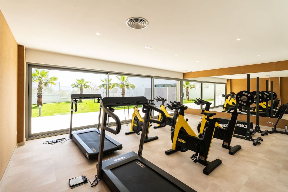 2 sovrum Lägenhet till salu i Estepona med pool garage - 575 000 € (Ref: 10034526)