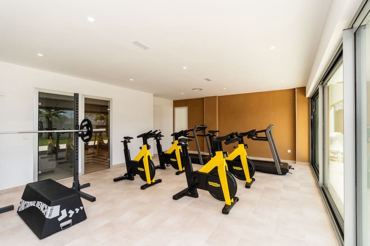 2 sovrum Lägenhet till salu i Estepona med pool garage - 575 000 € (Ref: 10034526)