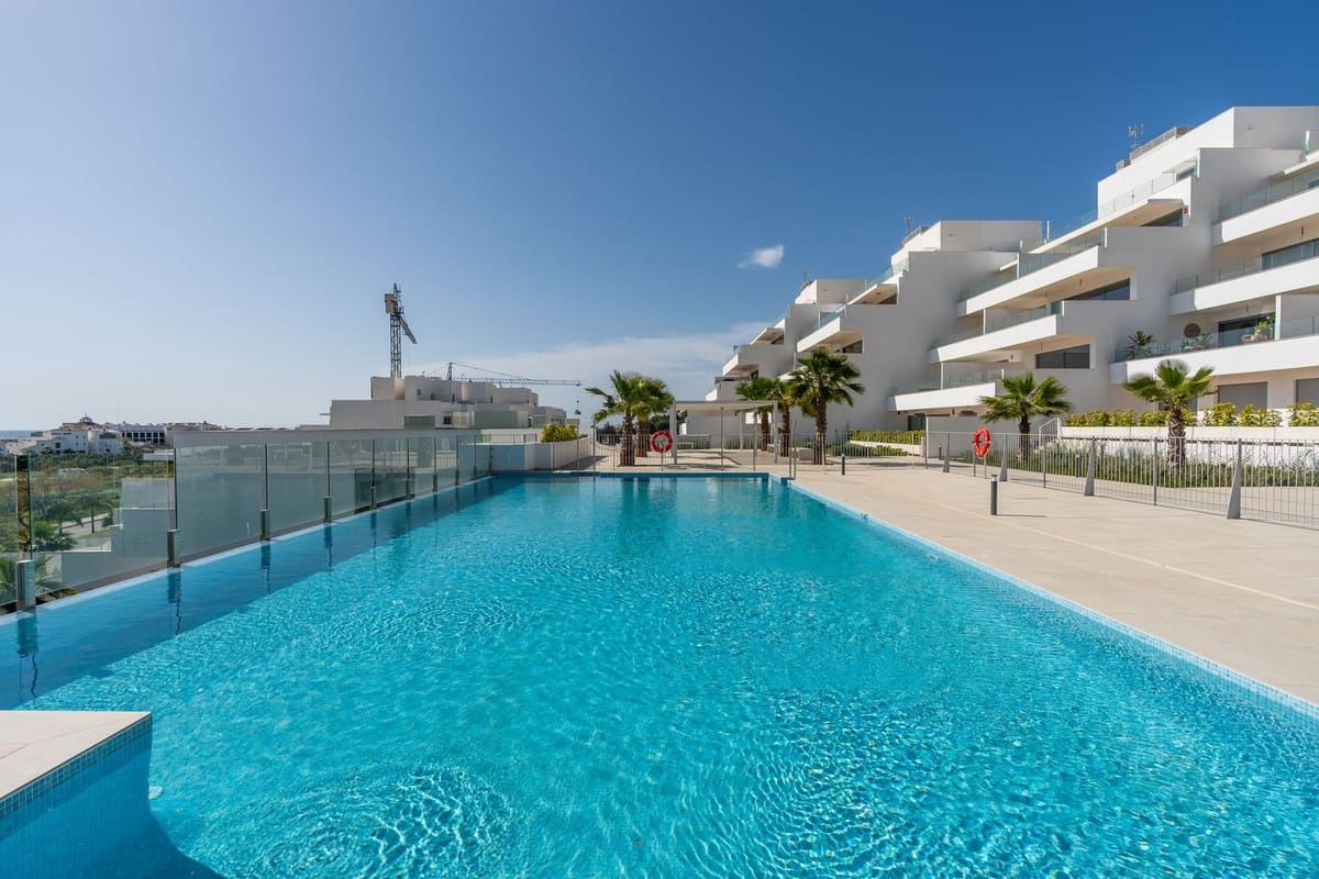 2 sovrum Lägenhet till salu i Estepona med pool garage - 575 000 € (Ref: 10034526)