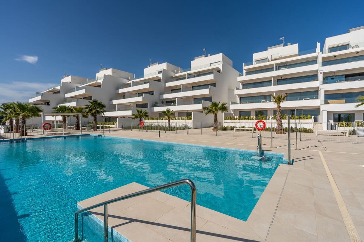2 sovrum Lägenhet till salu i Estepona med pool garage - 575 000 € (Ref: 10034526)