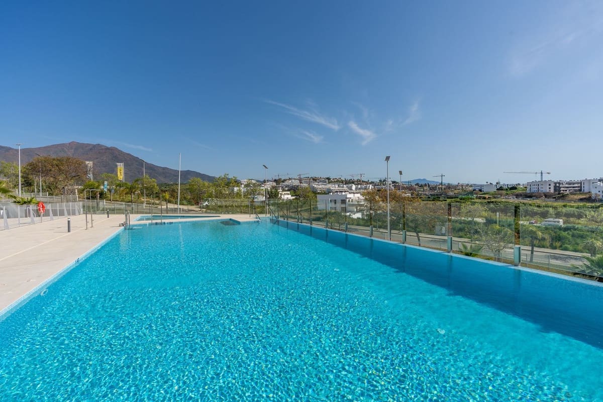 2 sovrum Lägenhet till salu i Estepona med pool garage - 575 000 € (Ref: 10034526)