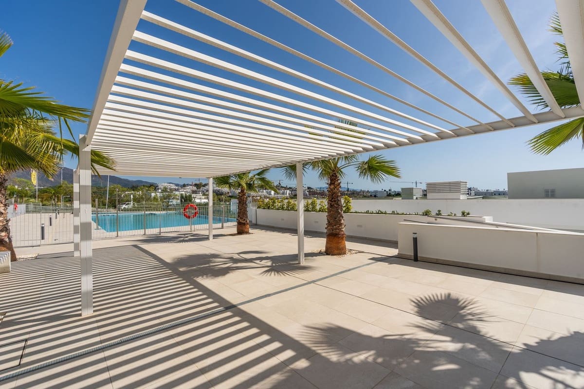 2 sovrum Lägenhet till salu i Estepona med pool garage - 575 000 € (Ref: 10034526)