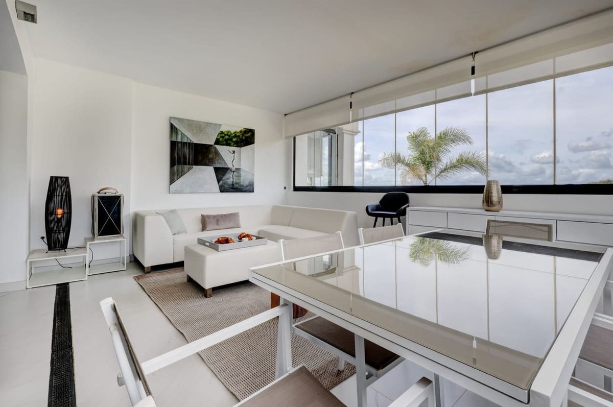 Apartamento de 2 habitaciones en Estepona en venta con piscina garaje - 565.000 € (Ref: 10034528)