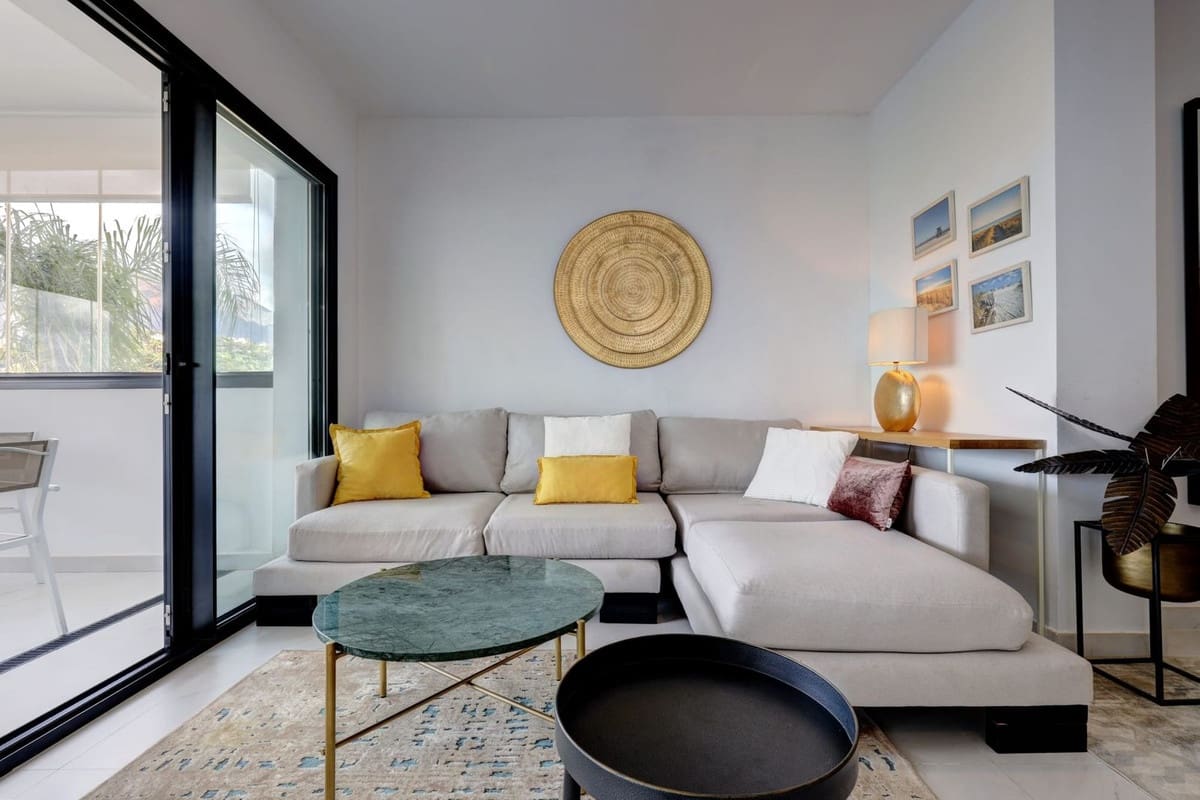 Apartamento de 2 habitaciones en Estepona en venta con piscina garaje - 565.000 € (Ref: 10034528)