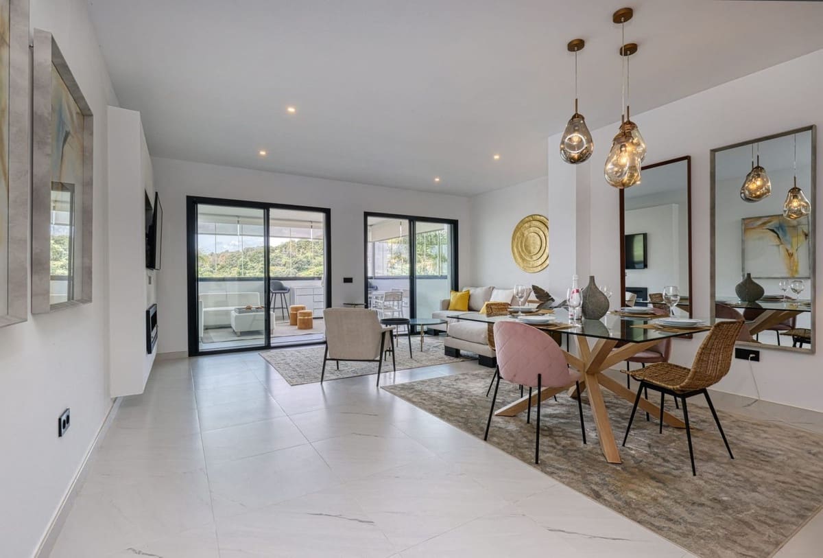 Apartamento de 2 habitaciones en Estepona en venta con piscina garaje - 565.000 € (Ref: 10034528)