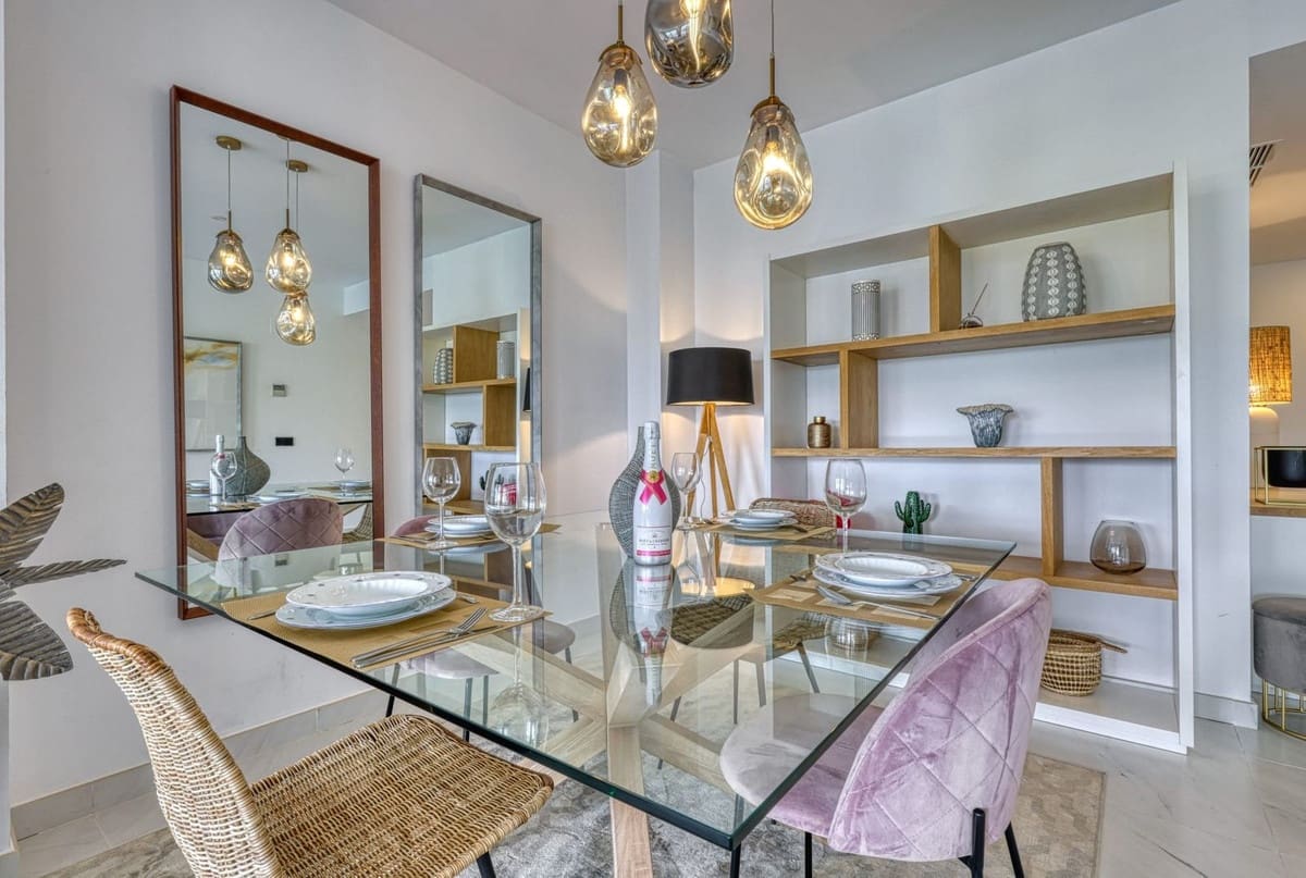 Apartamento de 2 habitaciones en Estepona en venta con piscina garaje - 565.000 € (Ref: 10034528)