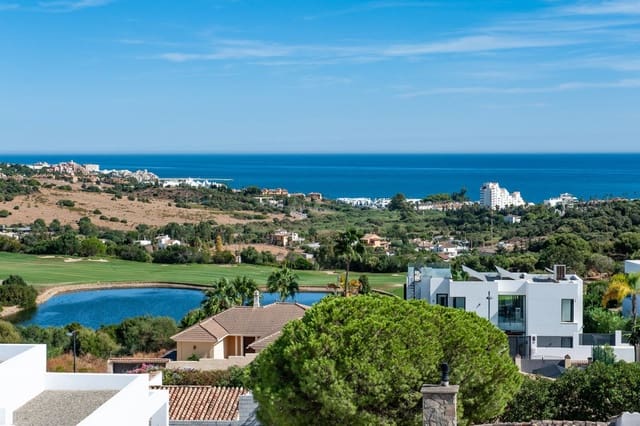 2 Zimmer Apartment zu verkaufen in Estepona mit Pool Garage - 490.000 € (Ref: 10034529)