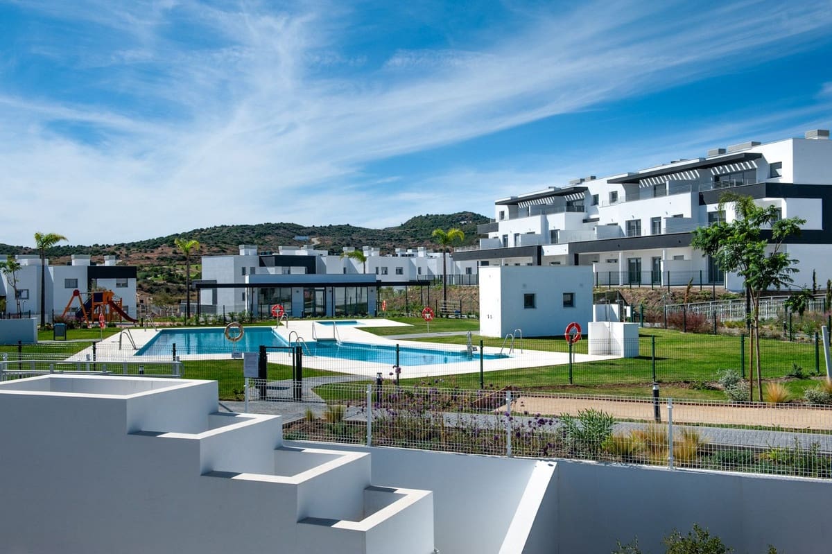 2 Zimmer Apartment zu verkaufen in Estepona mit Pool Garage - 490.000 € (Ref: 10034529)