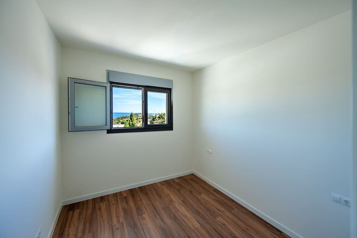 2 Zimmer Apartment zu verkaufen in Estepona mit Pool Garage - 490.000 € (Ref: 10034529)