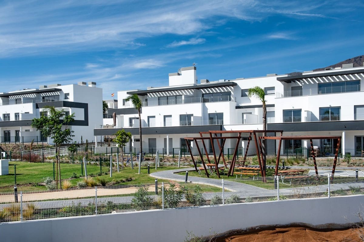 2 Zimmer Apartment zu verkaufen in Estepona mit Pool Garage - 490.000 € (Ref: 10034529)