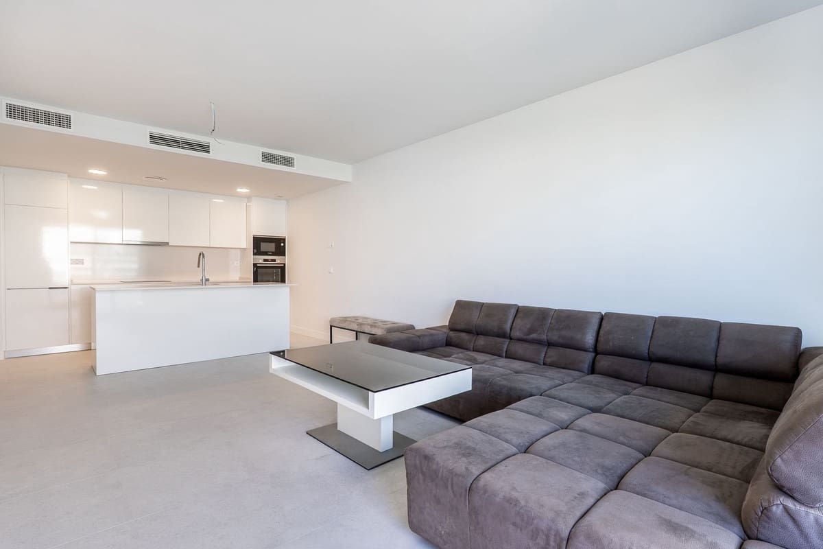 2 bedroom Apartment for sale in Estepona with pool garage - € 549,000 (Ref: 10034530)