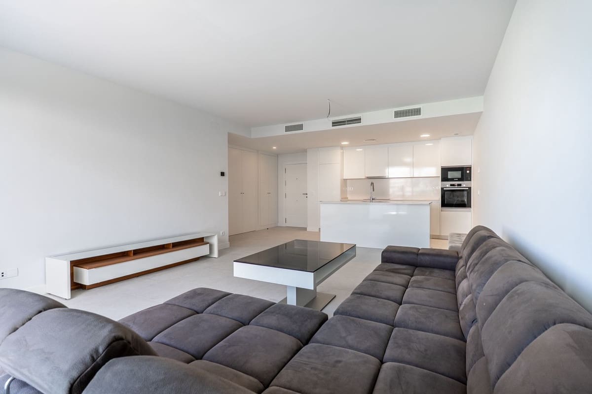 2 bedroom Apartment for sale in Estepona with pool garage - € 549,000 (Ref: 10034530)