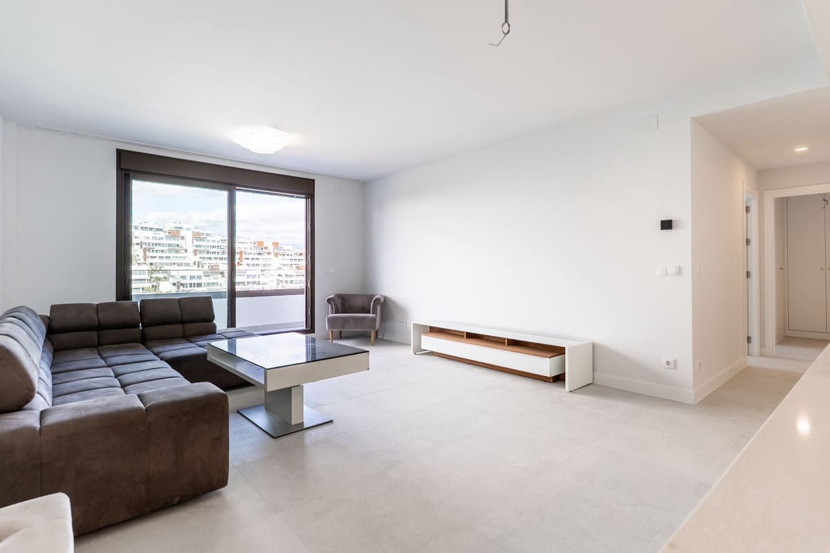 2 bedroom Apartment for sale in Estepona with pool garage - € 549,000 (Ref: 10034530)