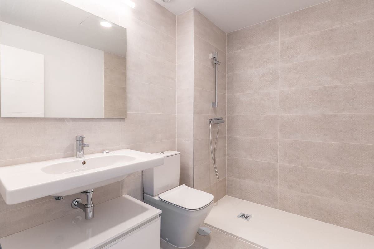 2 bedroom Apartment for sale in Estepona with pool garage - € 549,000 (Ref: 10034530)