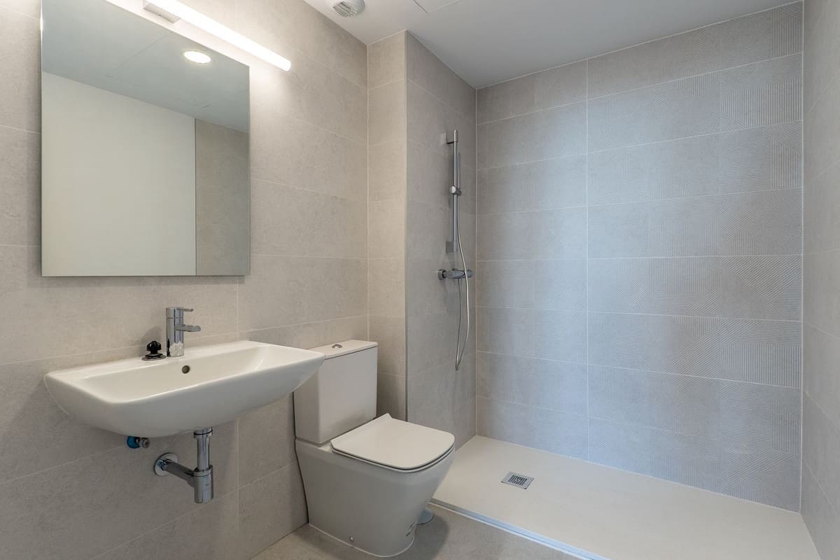2 bedroom Apartment for sale in Estepona with pool garage - € 549,000 (Ref: 10034530)