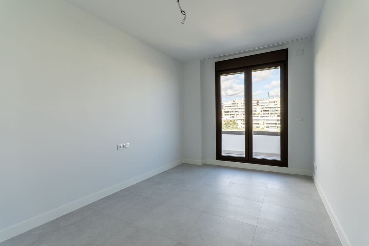 2 bedroom Apartment for sale in Estepona with pool garage - € 549,000 (Ref: 10034530)