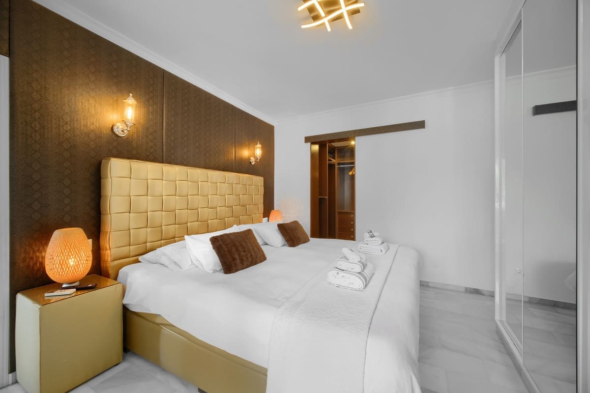 4 sypialnia Willa na sprzedaż w Mijas Costa z basenem garażem - 1 540 000 € (Ref: 10041505)
