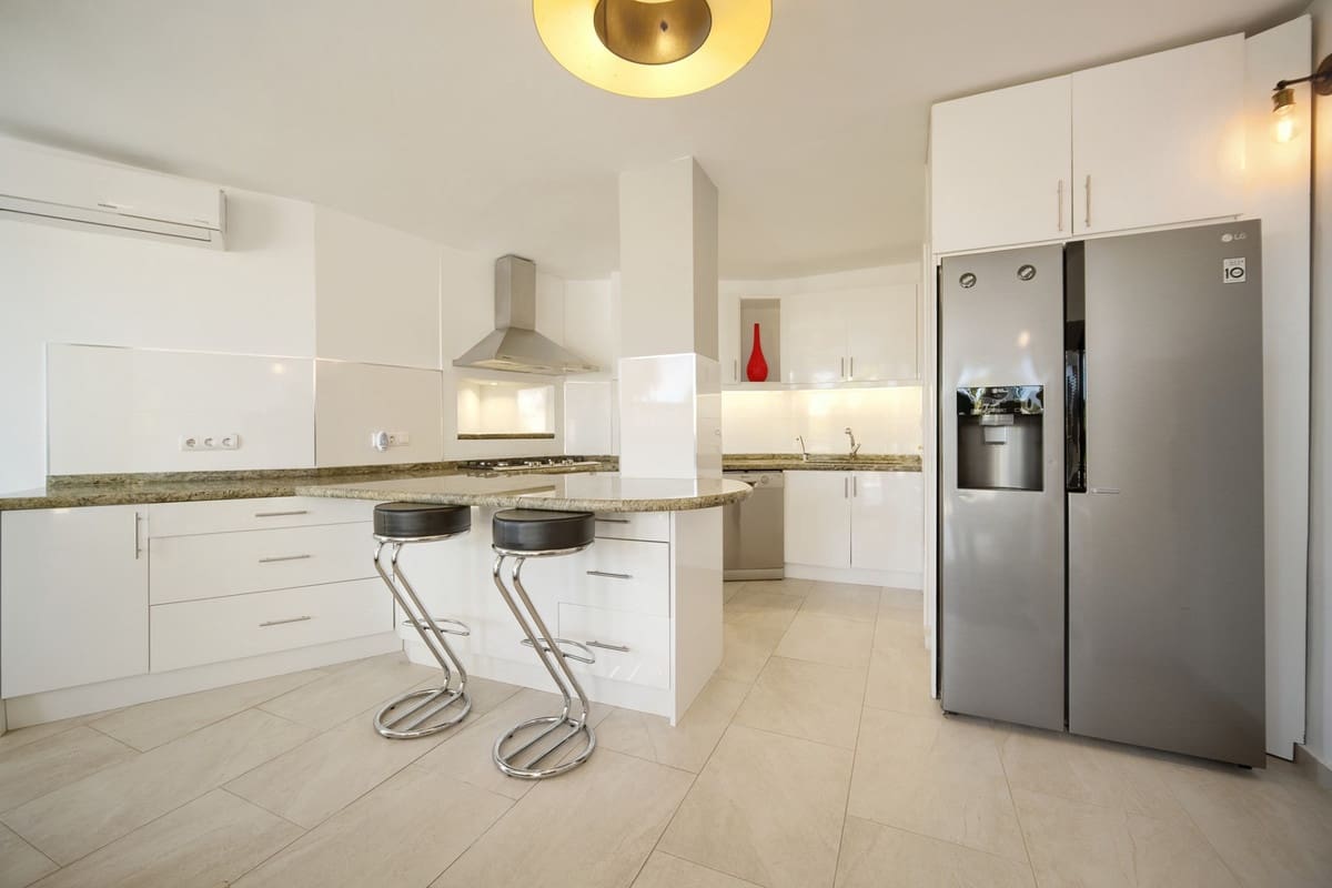 4 sypialnia Willa na sprzedaż w Mijas Costa z basenem garażem - 1 540 000 € (Ref: 10041505)
