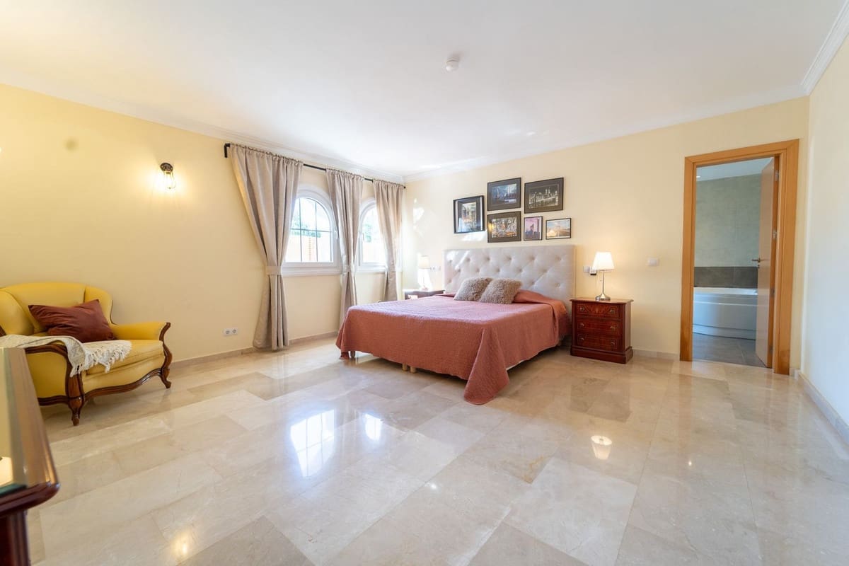 Chalet de 5 habitaciones en Mijas Costa en venta con piscina garaje - 1.499.000 € (Ref: 10041510)