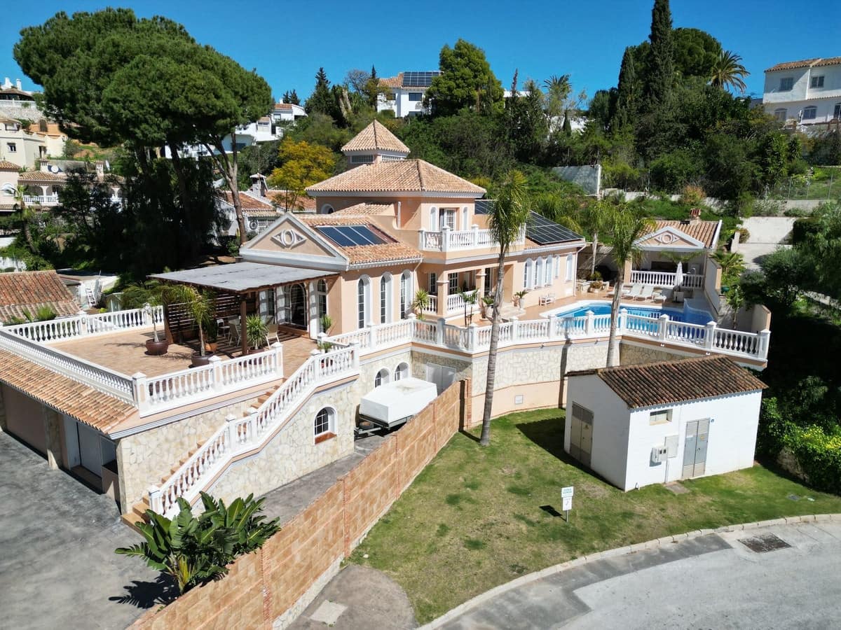 Chalet de 5 habitaciones en Mijas Costa en venta con piscina garaje - 1.499.000 € (Ref: 10041510)