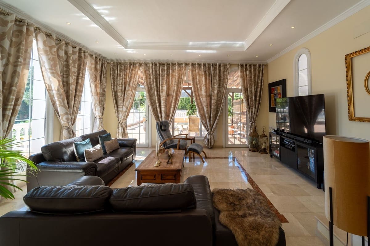 Chalet de 5 habitaciones en Mijas Costa en venta con piscina garaje - 1.499.000 € (Ref: 10041510)