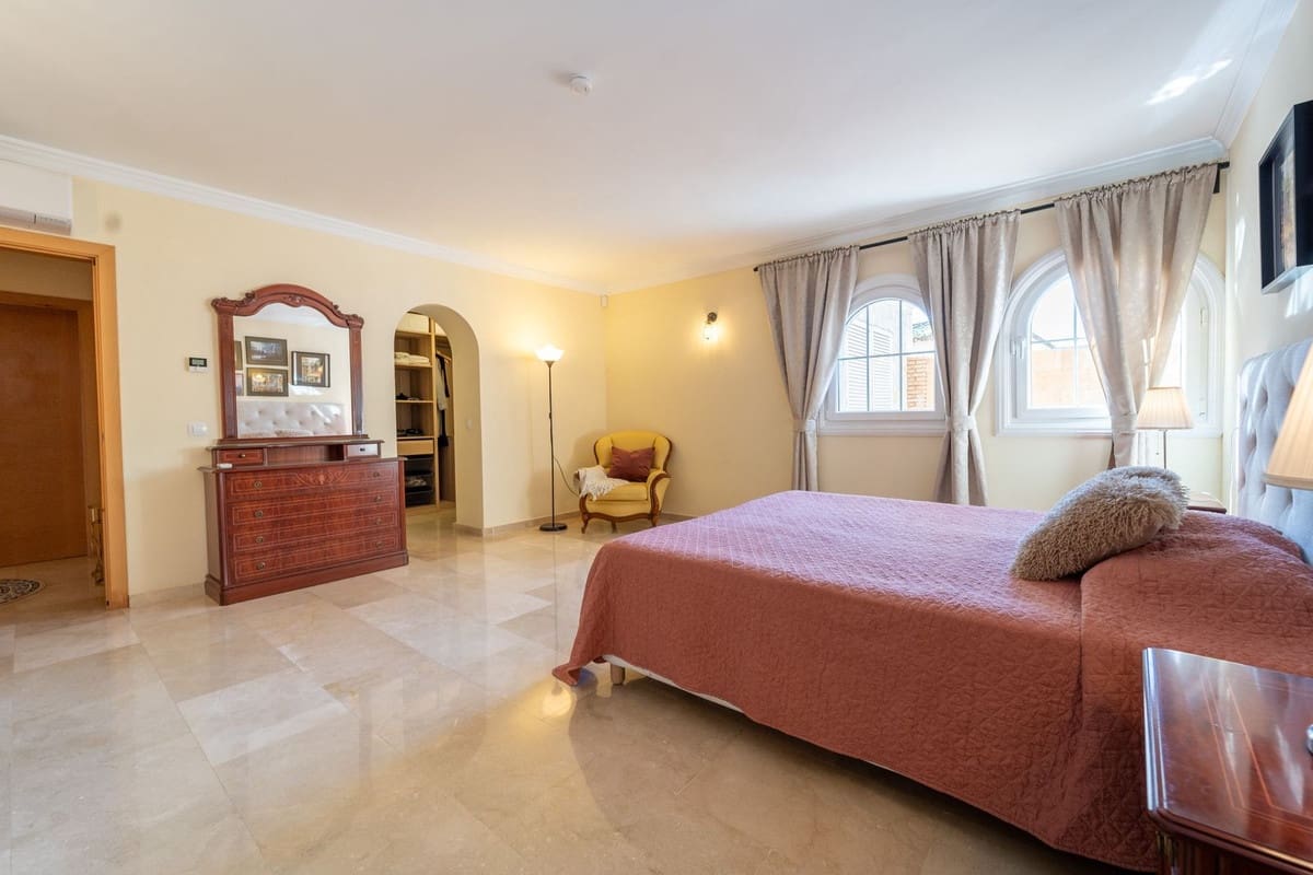 Chalet de 5 habitaciones en Mijas Costa en venta con piscina garaje - 1.499.000 € (Ref: 10041510)