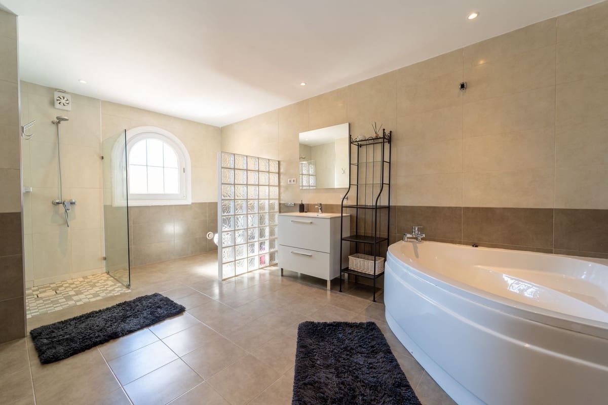 Chalet de 5 habitaciones en Mijas Costa en venta con piscina garaje - 1.499.000 € (Ref: 10041510)