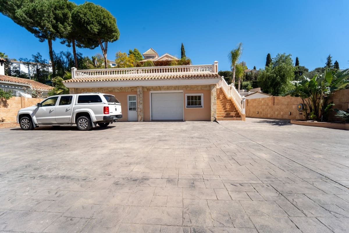 Chalet de 5 habitaciones en Mijas Costa en venta con piscina garaje - 1.499.000 € (Ref: 10041510)
