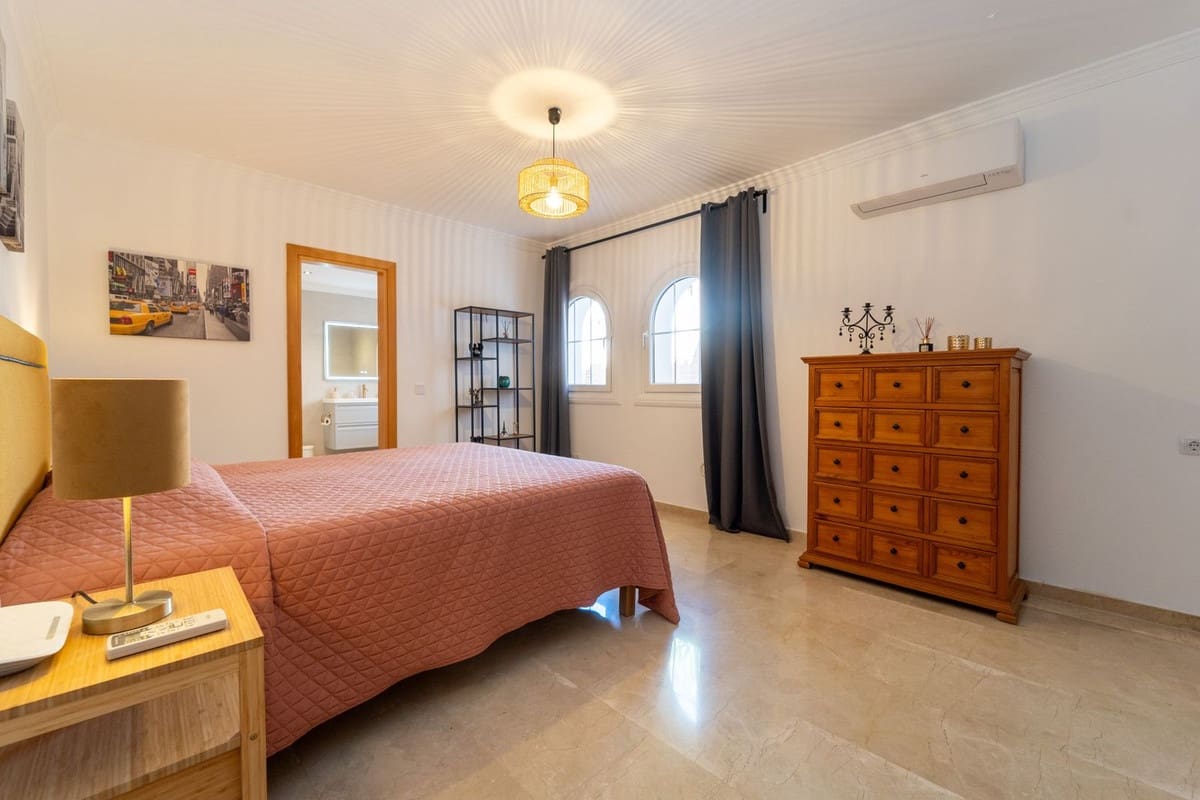 Chalet de 5 habitaciones en Mijas Costa en venta con piscina garaje - 1.499.000 € (Ref: 10041510)