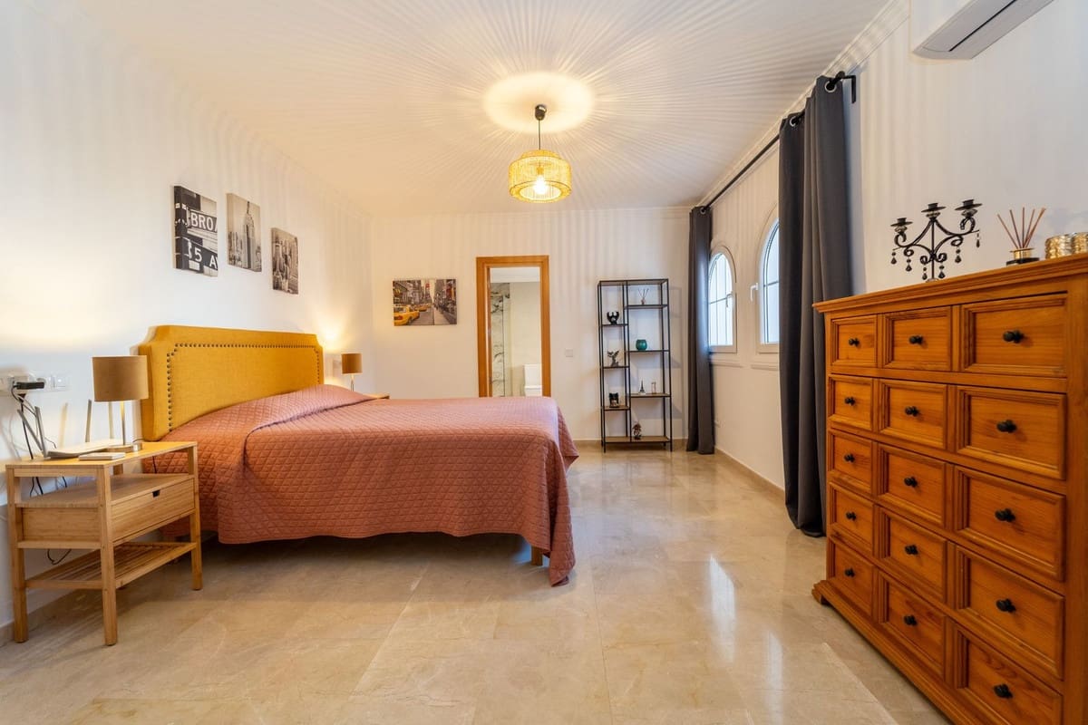 Chalet de 5 habitaciones en Mijas Costa en venta con piscina garaje - 1.499.000 € (Ref: 10041510)