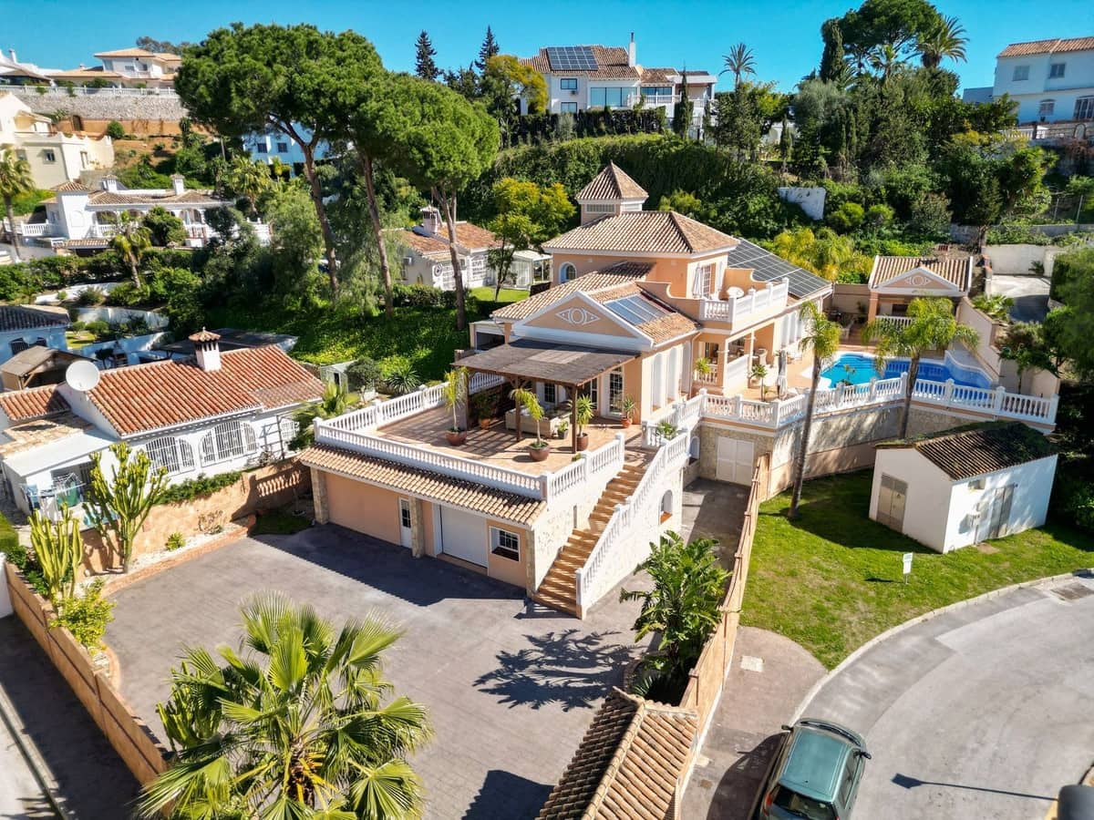 Chalet de 5 habitaciones en Mijas Costa en venta con piscina garaje - 1.499.000 € (Ref: 10041510)