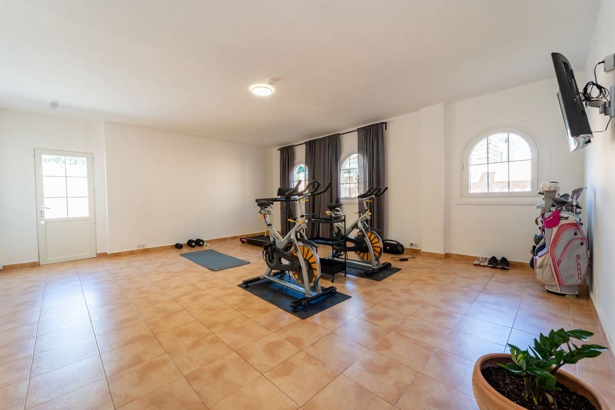 Chalet de 5 habitaciones en Mijas Costa en venta con piscina garaje - 1.499.000 € (Ref: 10041510)