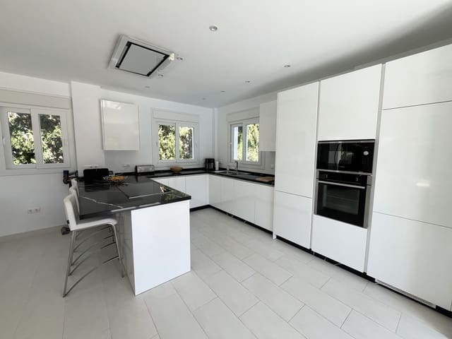 6 soveværelse Villa til salg i Mijas Costa, Mijas med swimmingpool garage - € 1.495.000 (Ref: 10041511)