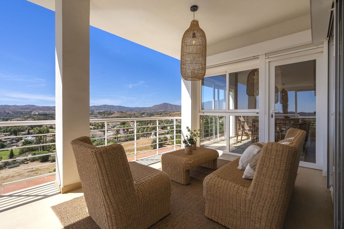 6 bedroom Villa for sale in Mijas with pool - € 1,790,000 (Ref: 10041513)