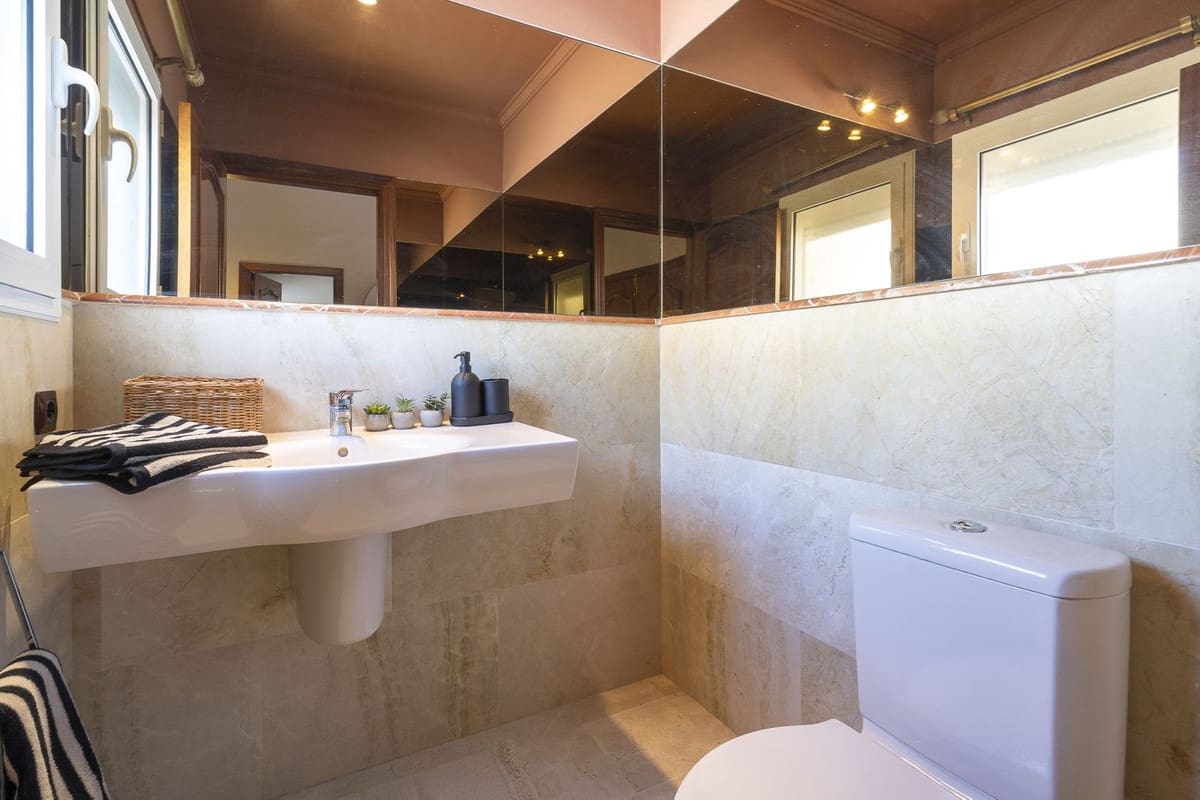 6 bedroom Villa for sale in Mijas with pool - € 1,790,000 (Ref: 10041513)