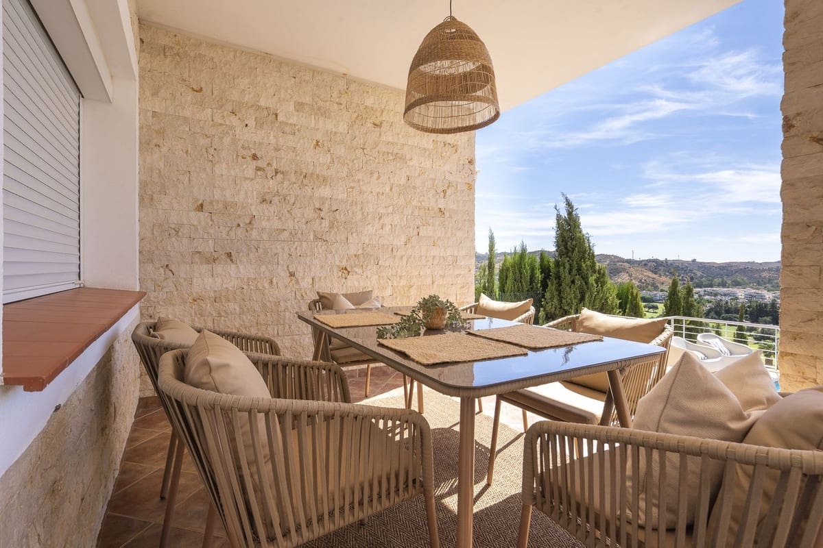 6 bedroom Villa for sale in Mijas with pool - € 1,790,000 (Ref: 10041513)